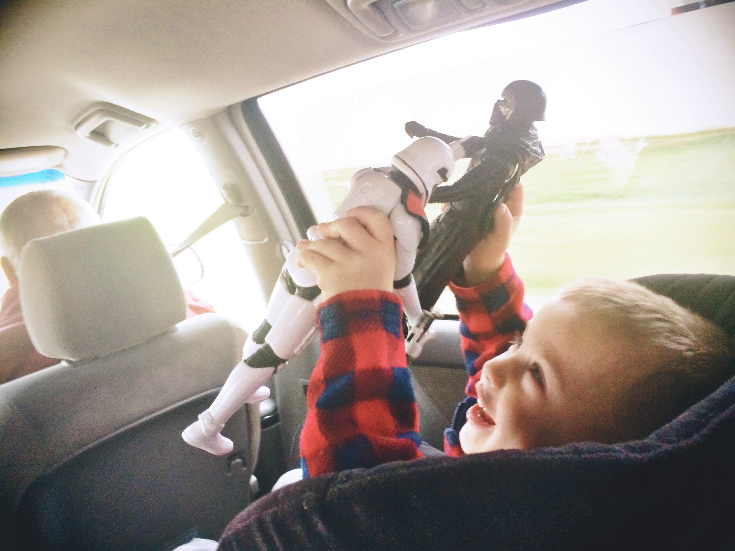 車に乗せても寝ない赤ちゃんママは助手席へ おすすめの歌 おもちゃ おやつ Rock Hill Farms